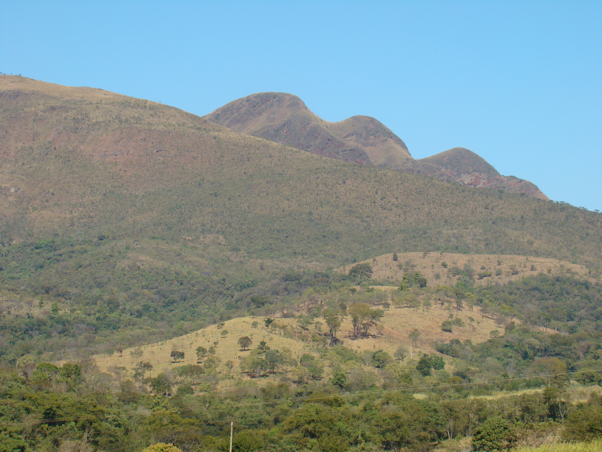 Serra dos 3 Irmãos (1).jpg